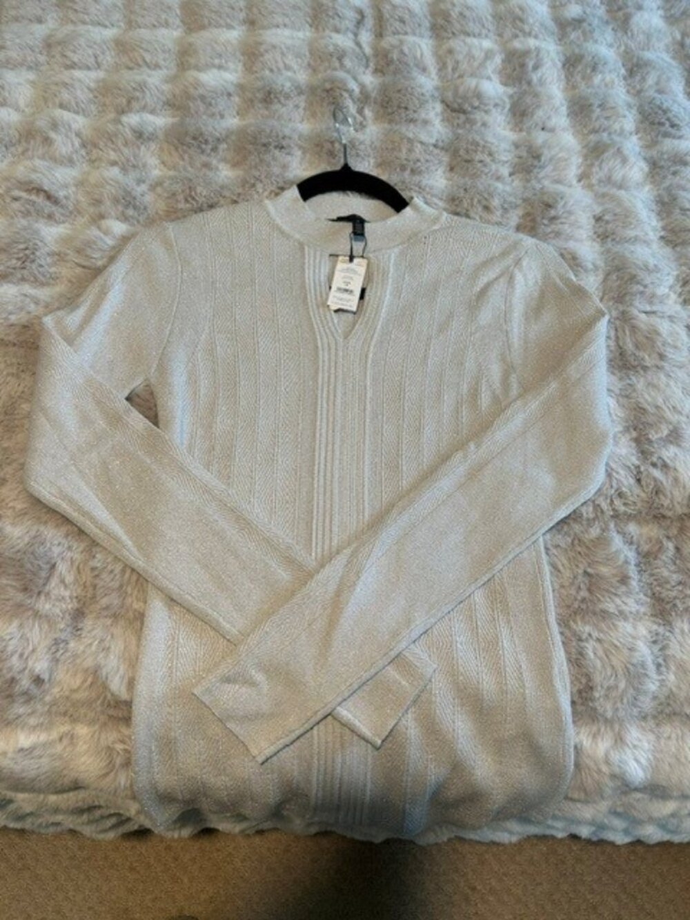 WHITE HOUSE BLACK MARKET - LS Keyhole Mock neck - Silver Cloud - Size S - NWT